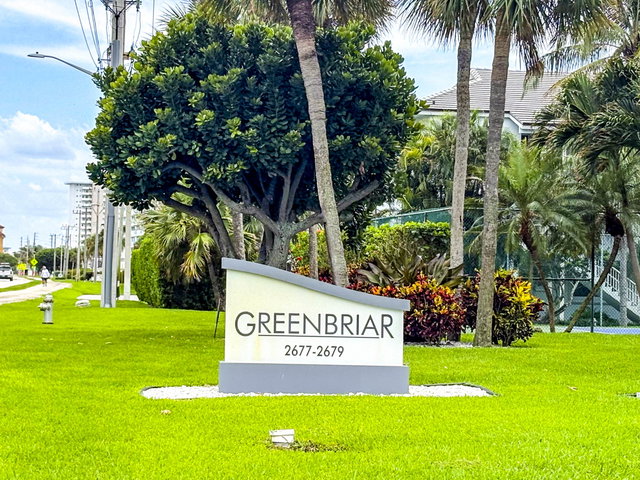 Greenbriar Condo photo 2